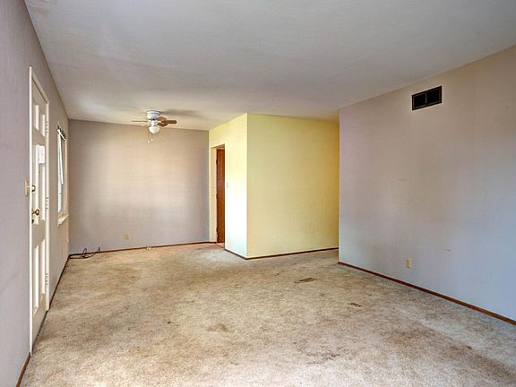 4th image of 1204 Johnson Ave