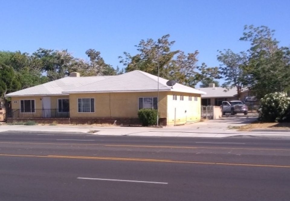 2nd image of 634 E Avenue K