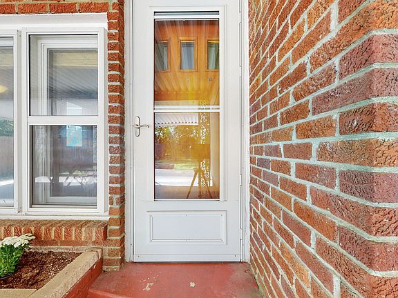 5th image of 111 Donelsonwood Dr