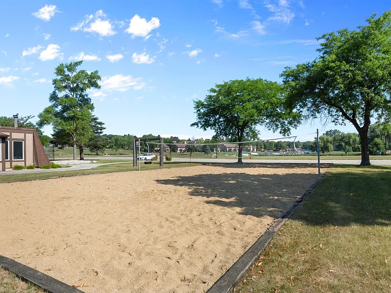 37 Bermuda Colony — Photo 12