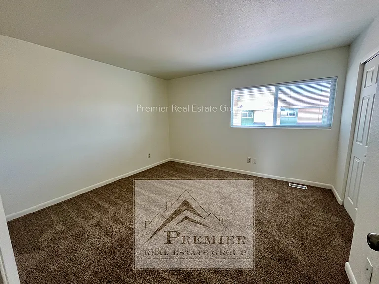 2433 Cherokee Park Pl — Photo 8