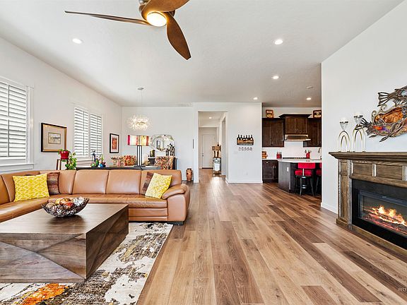 5th image of 2174 N Leatherwood Ave