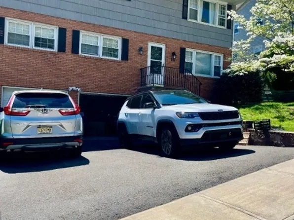 14 Chopin Dr, Hawthorne, NJ 07506