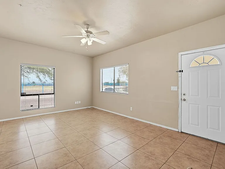 213 W Virginia St — Photo 4