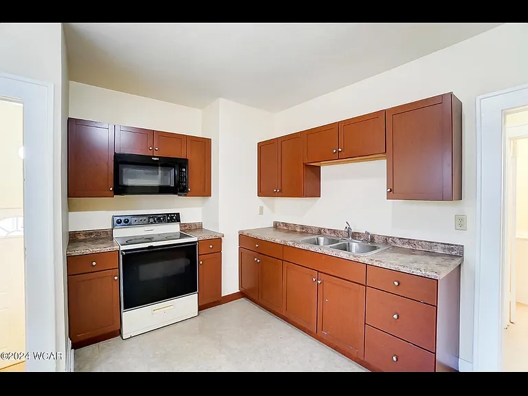 950 Rice Ave — Photo 4