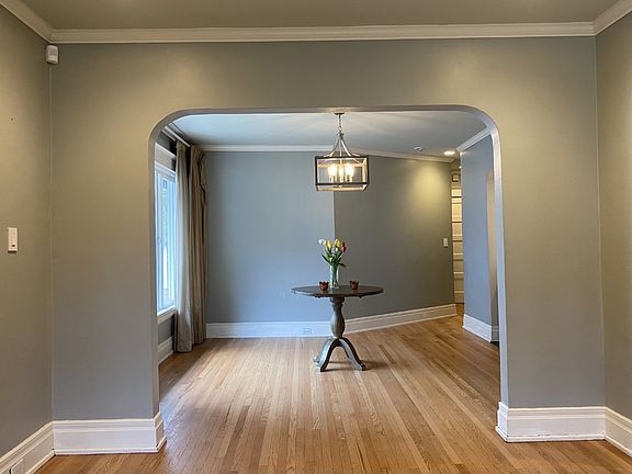 4th image of 820 N 60th St