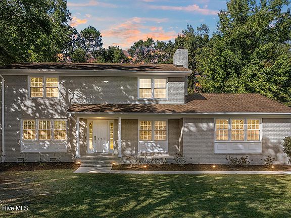 2nd image of 121 Chelsea Lane