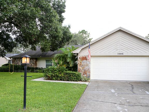 4th image of 13806 Cypress Village Cir