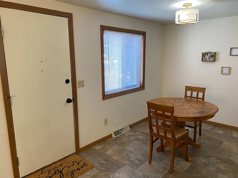 307 S Vine Ave — Photo 50