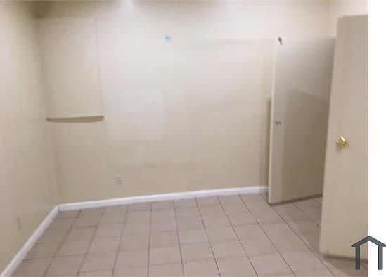 3rd image of 10215 Crenshaw Blvd