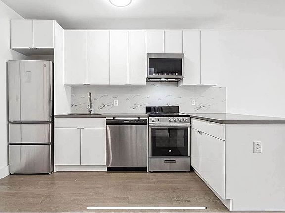 3rd image of 154 Graham Ave #4F