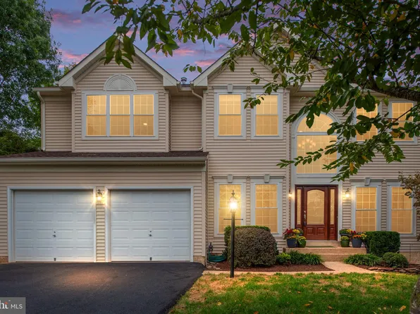 1 Sturbridge Ln, Stafford, VA 22554