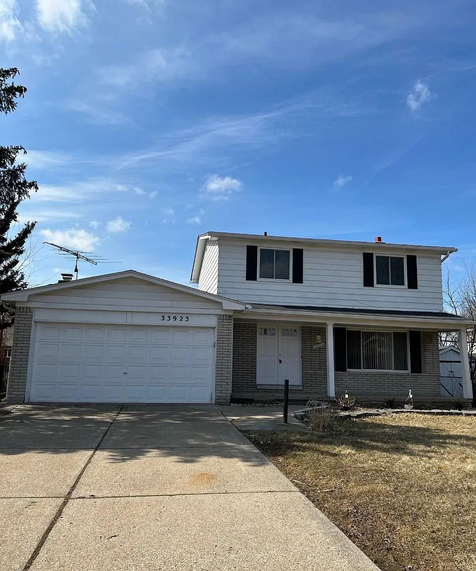 33923 Ryan Rd — Photo 1