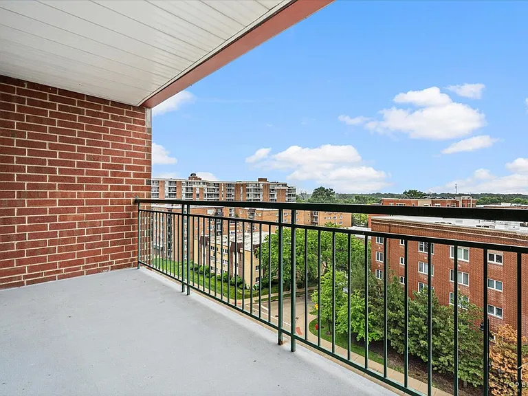 650 S River Rd #812 — Photo 23