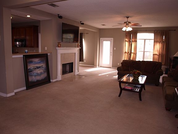 3rd image of 1001 Orchard Hill Dr