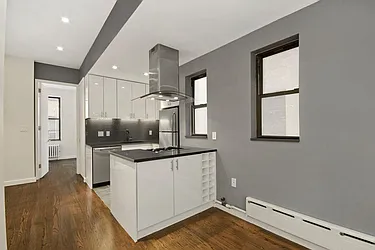 211 Henry Street, #3A