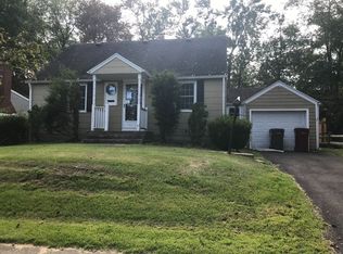 40 Damson Ln, Naugatuck, CT 06770