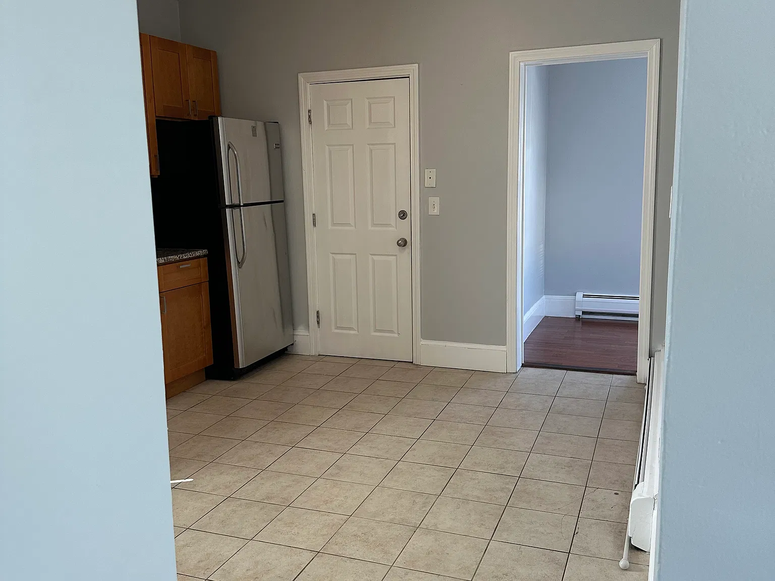 3 bed, 1000 sqft, $3,000 — Photo 4