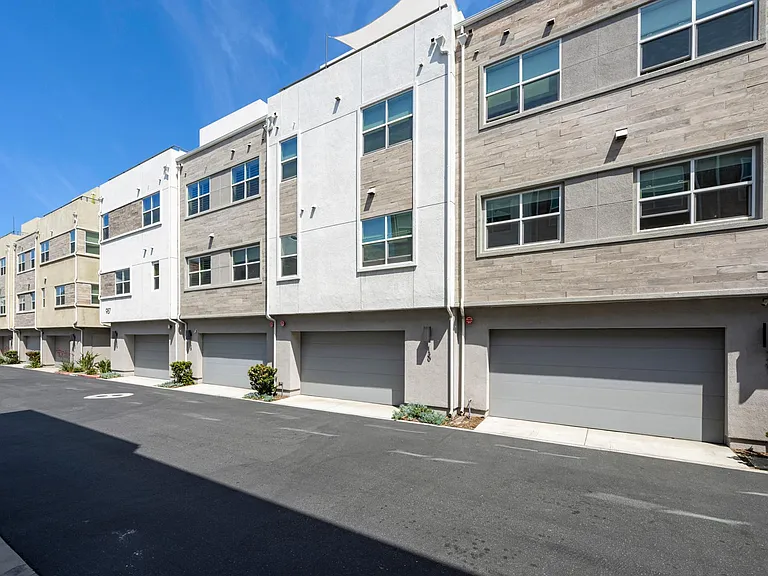 987 E Mason Ln #130 — Photo 4