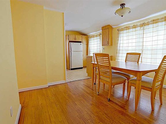 4th image of 12 Wittman Ln
