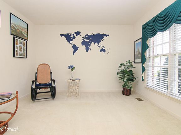4th image of 244 Apple Ln