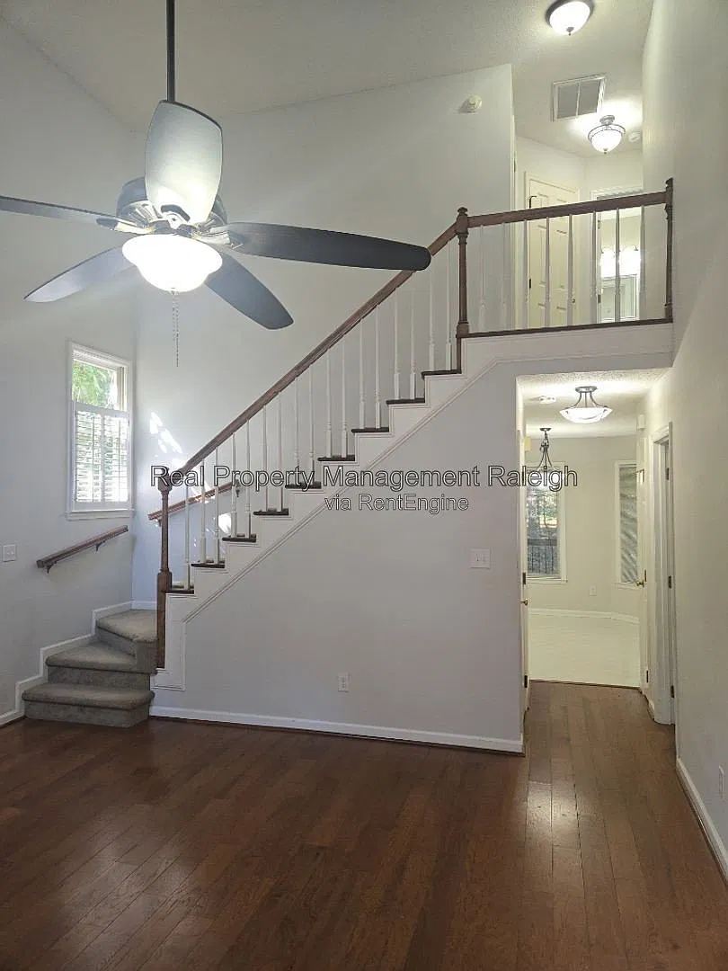 3 bed, 2.5 bath, 1530 sqft, $1,850 — Photo 3