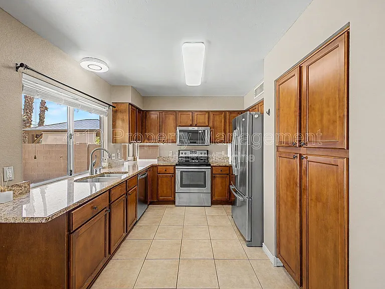 3236 E Hiddenview Dr — Photo 14