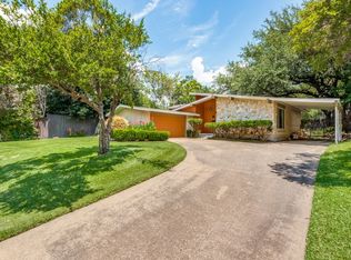 12242 Treeview Ln, Farmers Branch, TX 75234