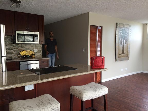 2nd image of 2115 Ala Wai Blvd APT 505