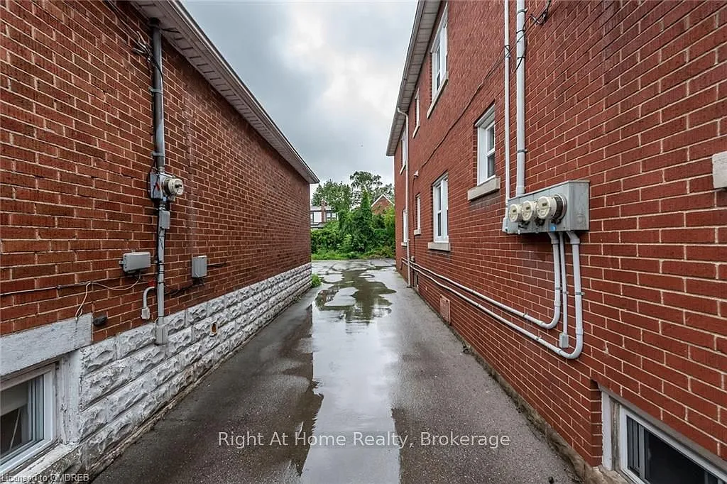 1 bed, $999 — Photo 4
