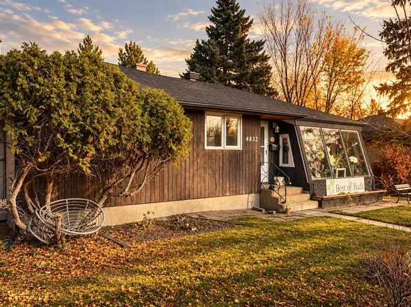 4832 Worcester Dr SW, Calgary, AB T3C 3L6