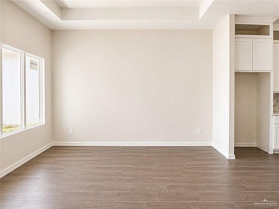 3rd image of 2322 Thornton Ave