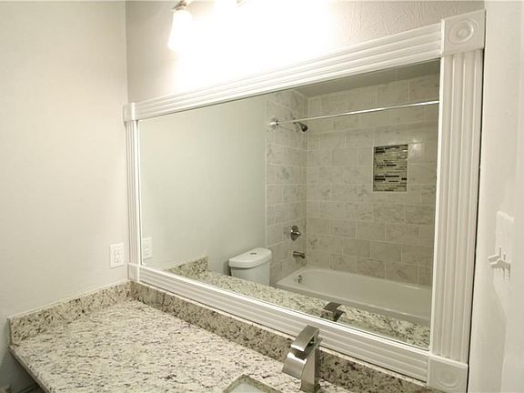 2nd image of 416 Menlo Park Dr