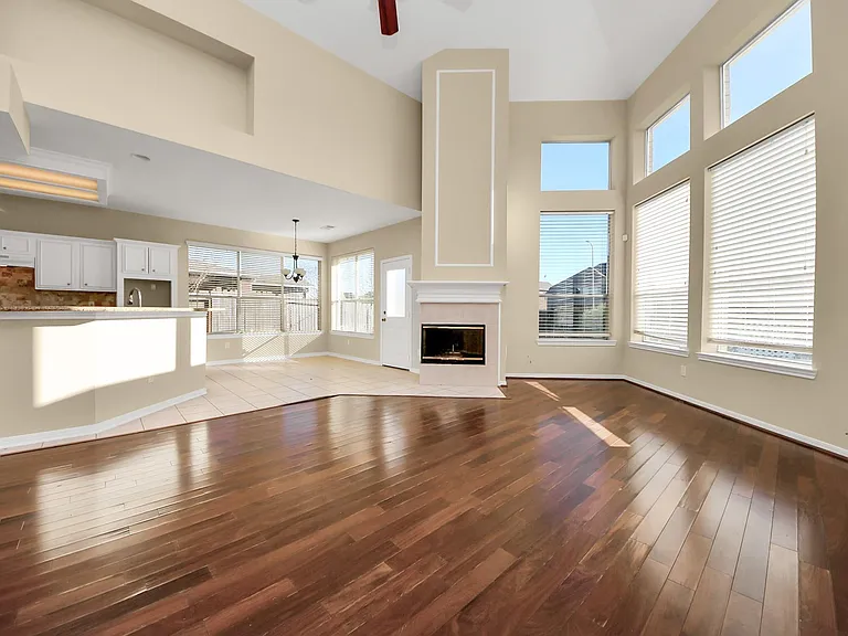 323 N Esplanade Ln — Photo 7