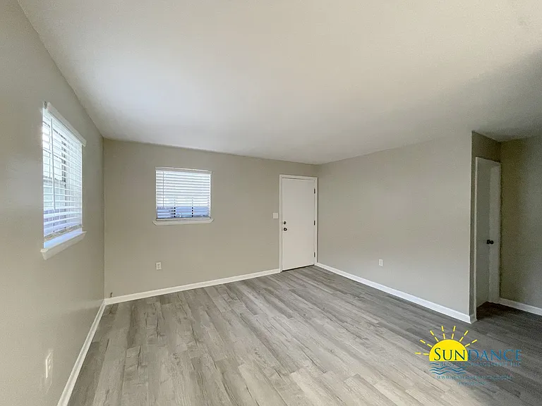 792D Navy St — Photo 3