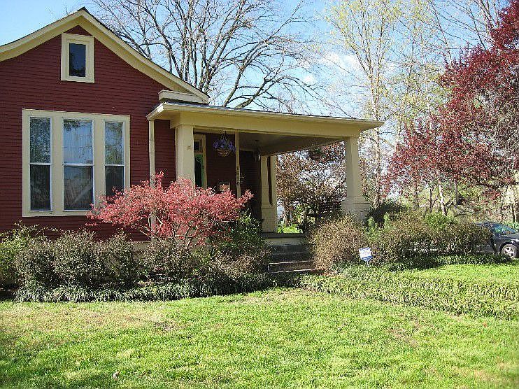 1610 Woodland Street