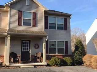 6366 Creekbend Dr, Mechanicsburg, PA 17050
