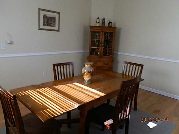 5th image of 106 Woodbine St