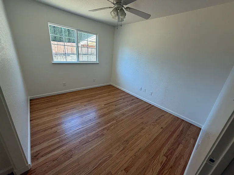 8762 Kurts Ct — Photo 8