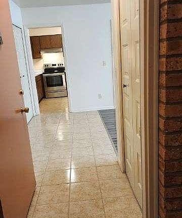 3rd image of 3139 Davenport Ave APT 10