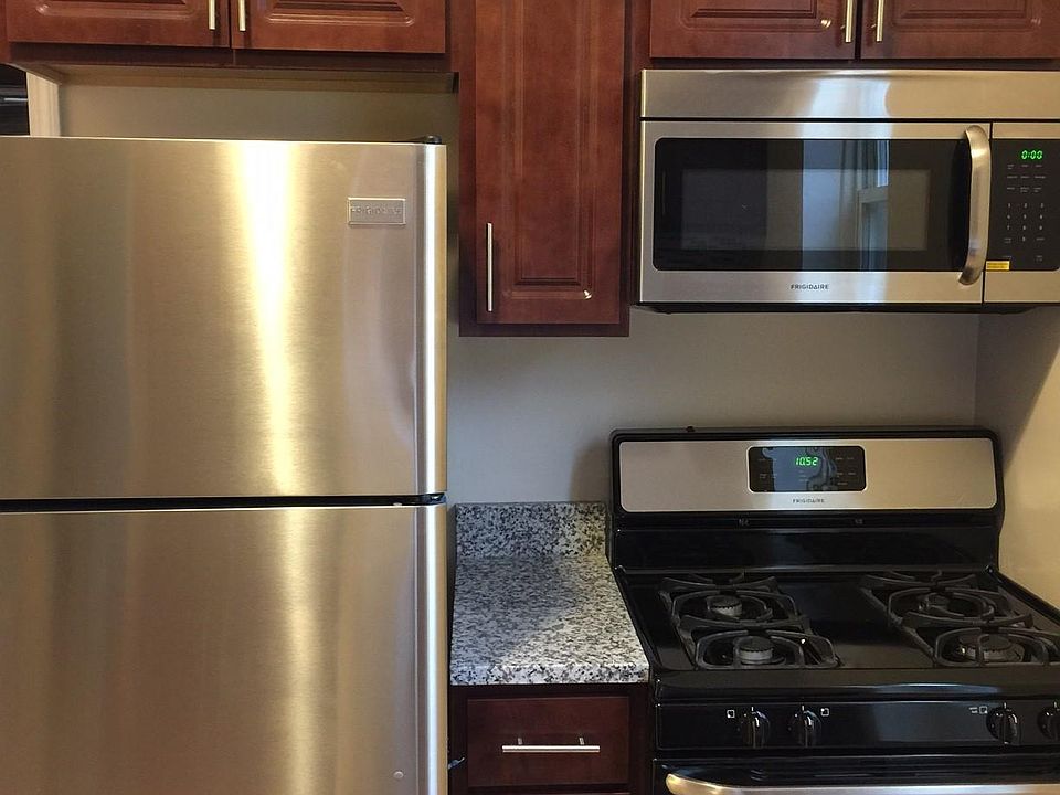 2nd image of 2823 S Central Park Ave #1R