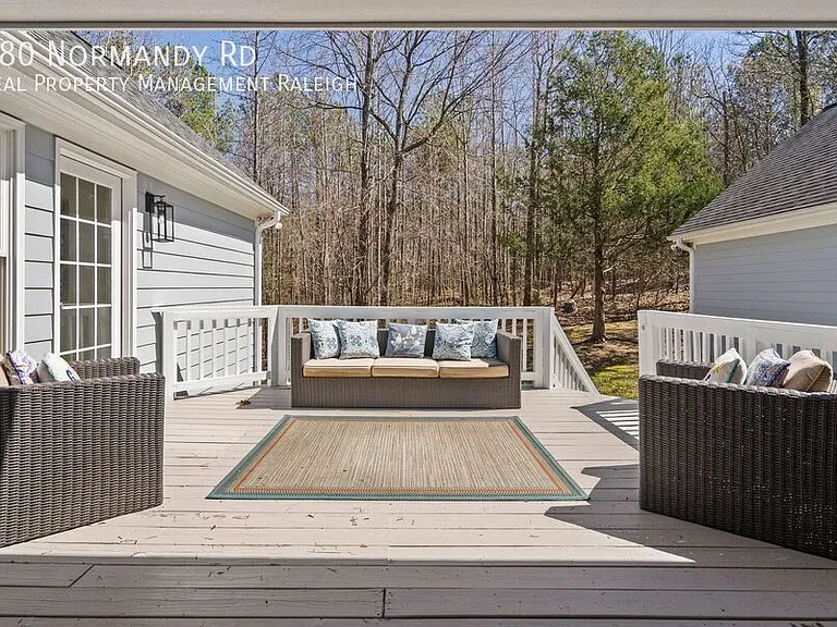 180 Normandy Rd — Photo 27