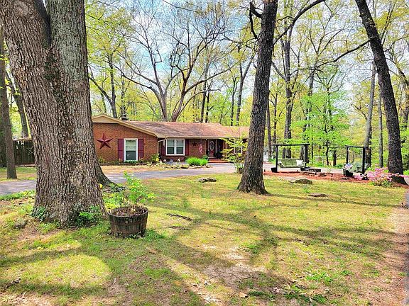 3rd image of 145 Southwind Ct