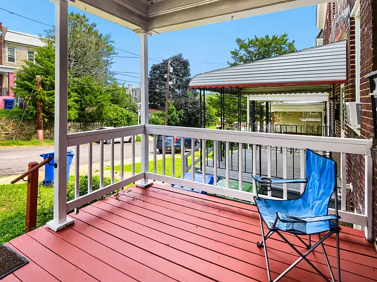 2807 Sunset Dr — Photo 2