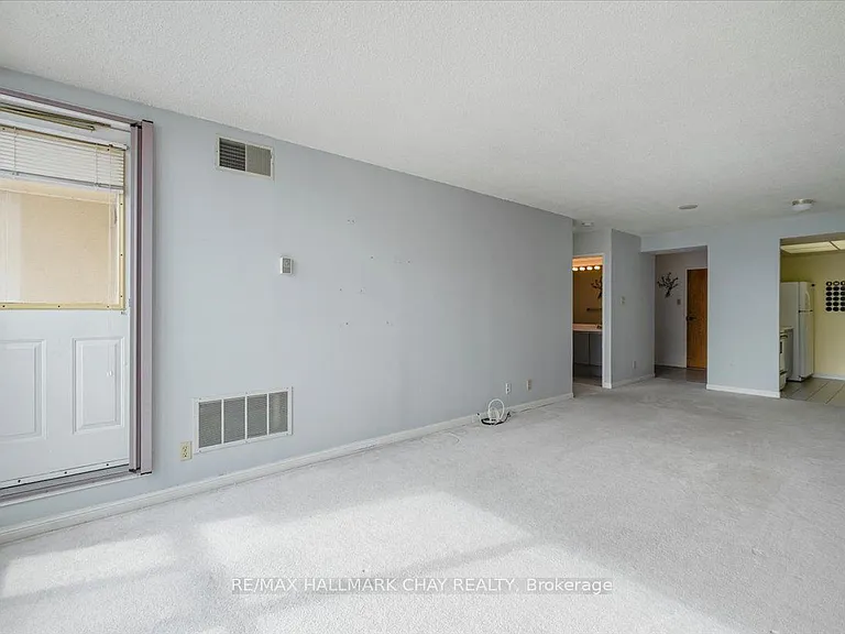 65 Ellen St #607 — Photo 14
