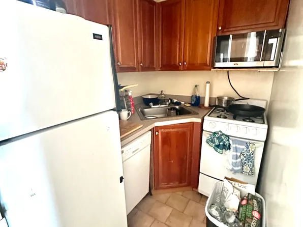 107 West 69th Street image 8 of 17