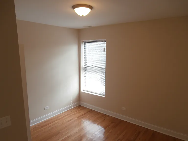 1110-1114 W Balmoral Ave #3 — Photo 5