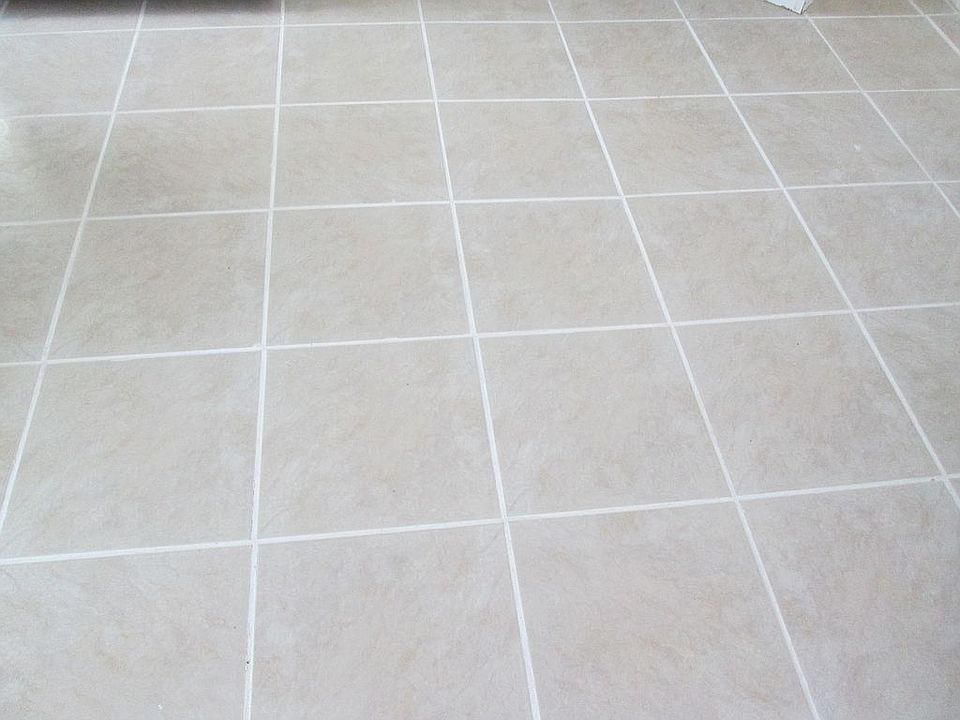 2nd image of 2047 Valentine Ave