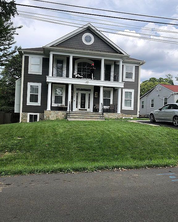 1st image of 2945 Rosemary Ln