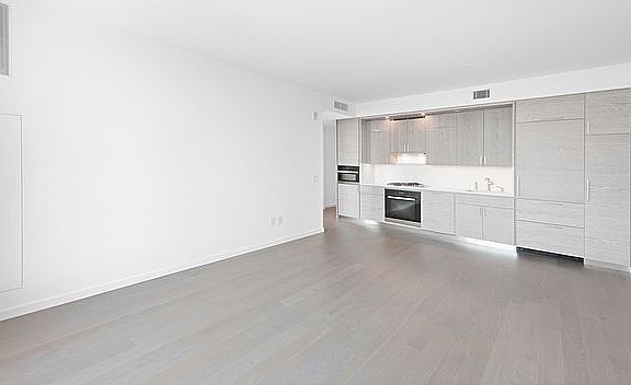 3rd image of 1 City Poin APT 57G